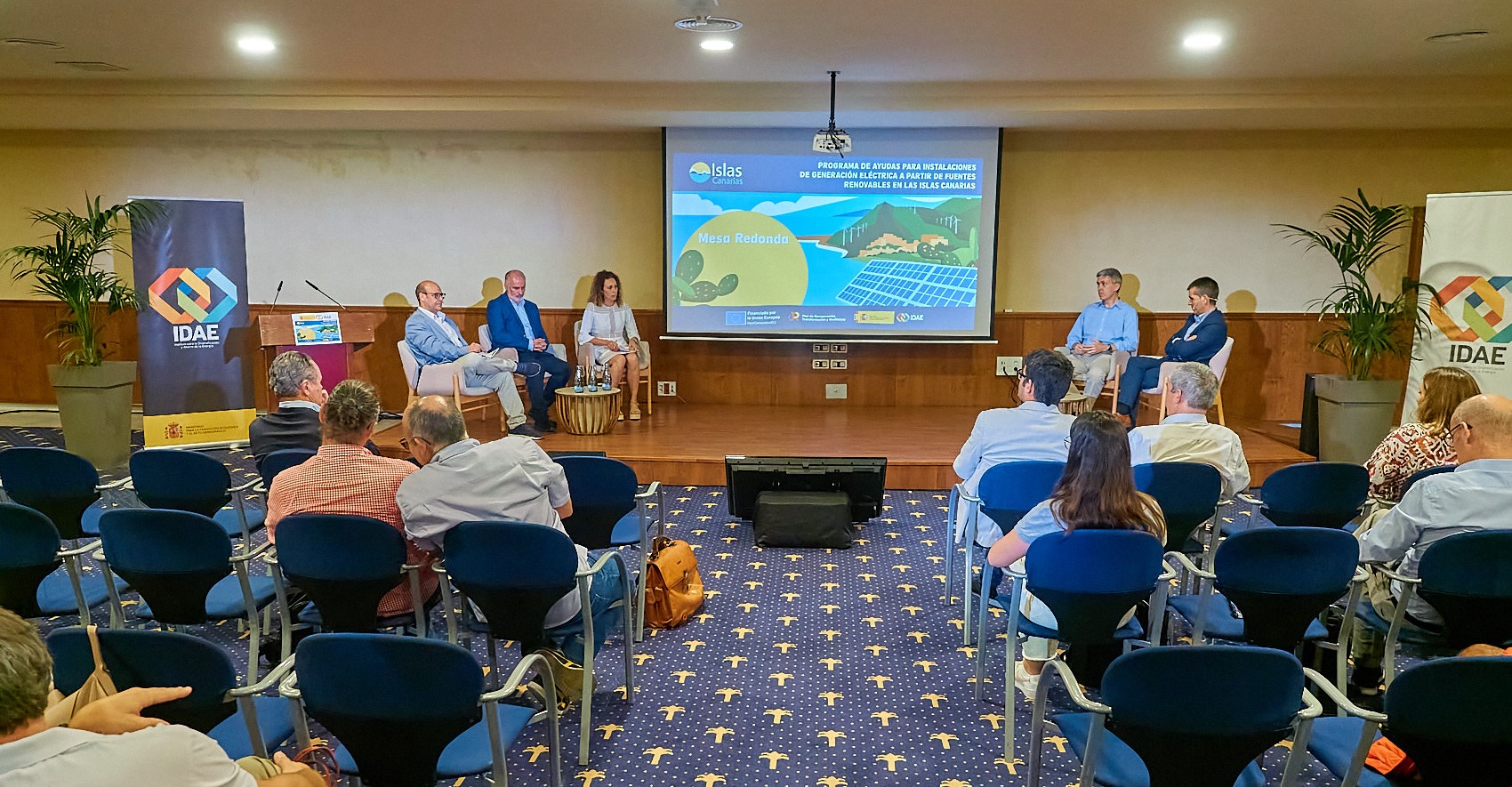 El IDAE celebra una jornada técnica con el sector hotelero de Canarias para incentivar la solicitud de ayudas a la generación renovable y almacenamiento
