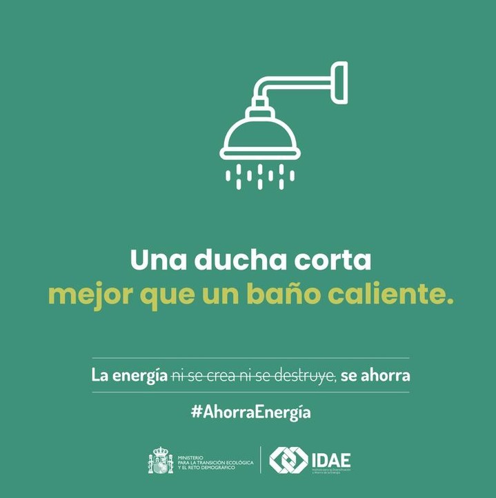 #ConsejosIDAE I ¿Sabes que ahorrando agua también ahorras energía⚡? 

Una ducha  corta 🚿, mejor que un baño 🛁 

#AhorraEnergía
